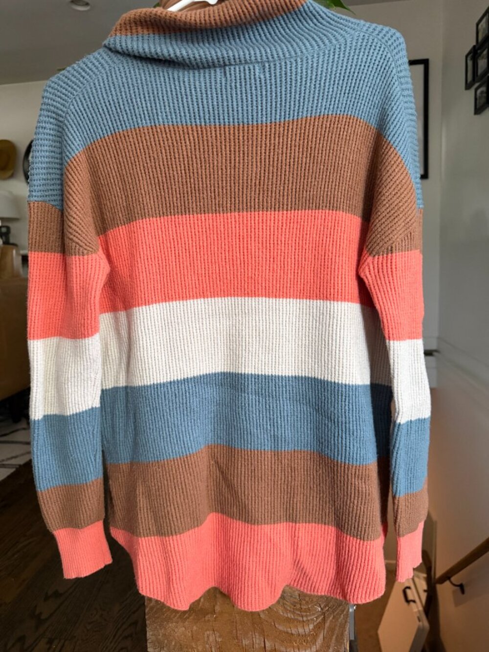 Carve Designs Lightweight draw-string sweater - Size S - Picture 5 of 5